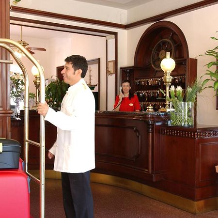 Hotel Milano Helvetia - In Centro Con Piscina Riccione Dış mekan fotoğraf