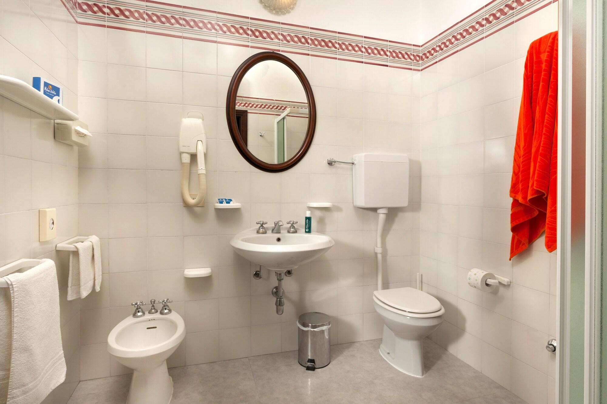 Hotel Milano Helvetia - In Centro Con Piscina Riccione Dış mekan fotoğraf