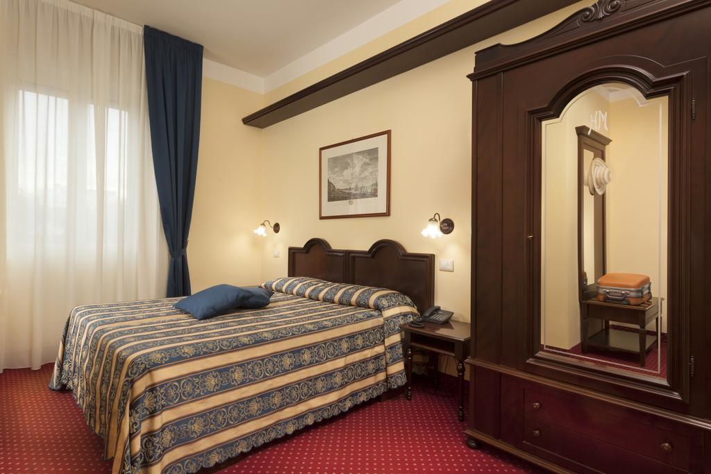 Hotel Milano Helvetia - In Centro Con Piscina Riccione Dış mekan fotoğraf