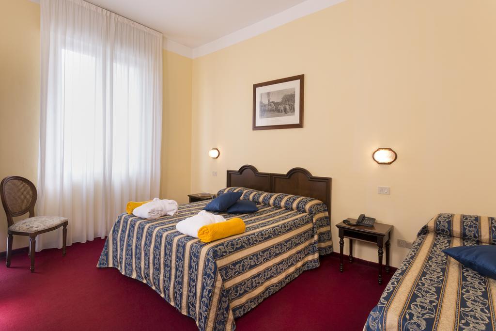Hotel Milano Helvetia - In Centro Con Piscina Riccione Dış mekan fotoğraf